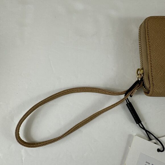 New CALVIN KLEIN Beige/Camel Leather Top Zip Wristlet Wallet Retail $78 NWT - Picture 4 of 8